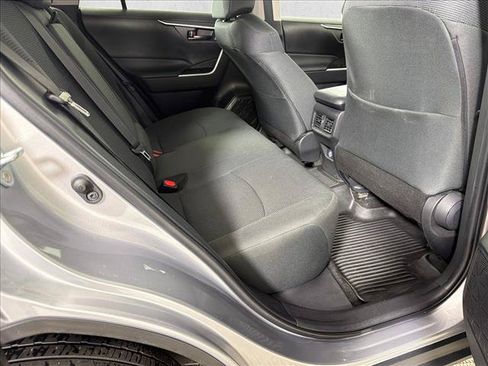 Used 2024 Toyota RAV4 LE FWD image 15