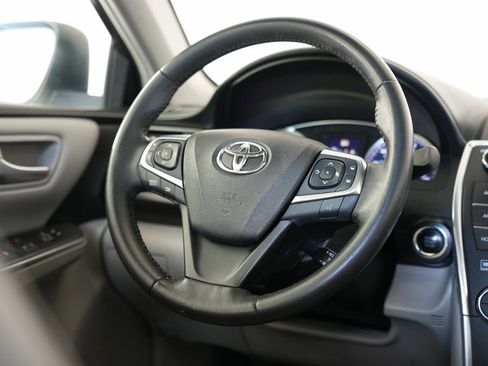 Used 2017 Toyota Camry XLE FWD image 11