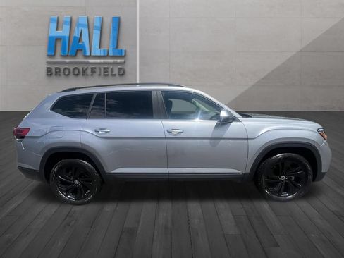 Certified 2023 Volkswagen Atlas SE w/ Black Wheel Package AWD/4WD image 7