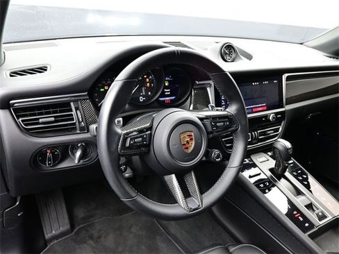Used 2024 Porsche Macan GTS image 4