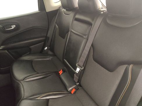 Used 2019 Jeep Compass Latitude FWD image 18