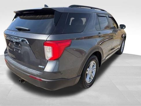 Used 2020 Ford Explorer XLT w/ Comfort Package image 3