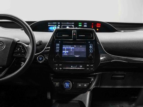 Certified 2019 Toyota Prius L Eco FWD image 13