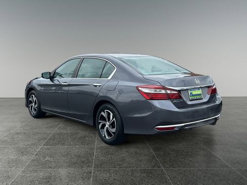 Used 2017 Honda Accord LX image 8