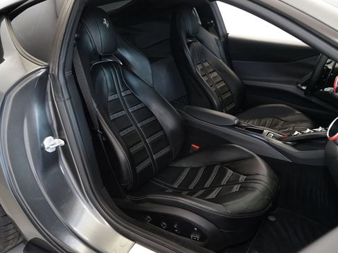 Used 2019 Ferrari 812 Superfast RWD image 11