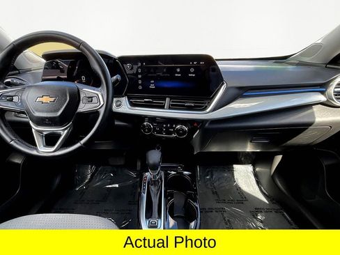 Used 2024 Chevrolet Trax LT w/ Driver Confidence Package image 15