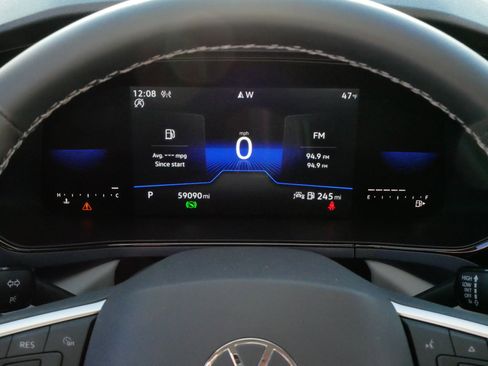 Certified 2022 Volkswagen Taos SE image 21