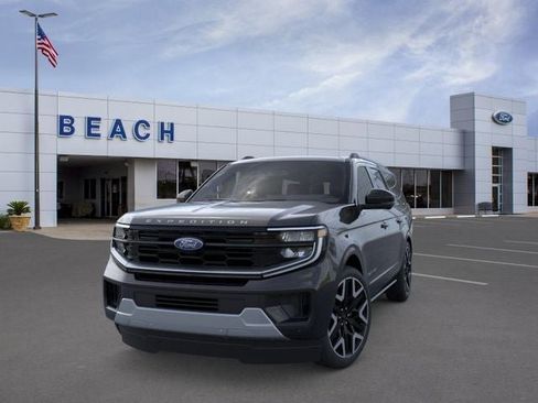 New 2026 Ford Expedition Max Platinum w/ Platinum Ultimate Package AWD/4WD image 3