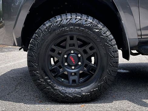 Used 2019 Toyota 4Runner SR5 Premium RWD image 34