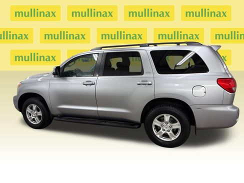 Used 2011 Toyota Sequoia SR5 AWD/4WD image 10