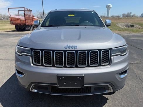 Used 2019 Jeep Grand Cherokee Limited w/ Luxury Group II image 2