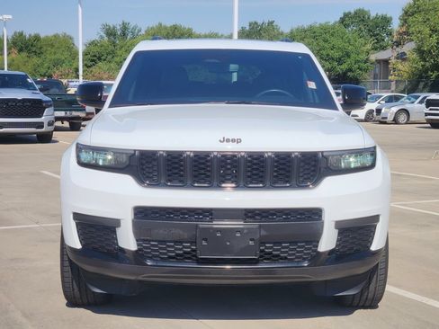 Used 2023 Jeep Grand Cherokee L Laredo AWD/4WD image 2