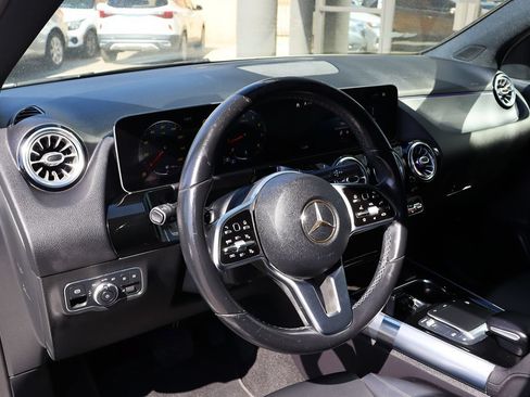 Used 2021 Mercedes-Benz GLA 250 w/ Premium Package image 40
