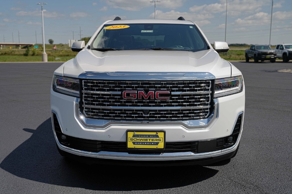 Used 2023 GMC Acadia Denali w/ Denali Technology Package AWD/4WD image 2