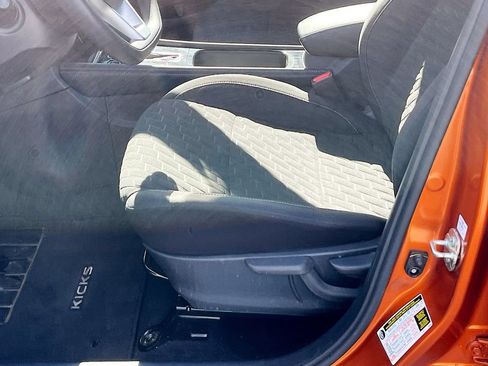 Used 2022 Nissan Kicks SV FWD image 18