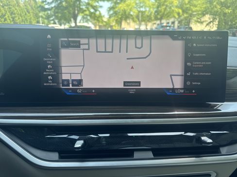 Used 2023 BMW X7 xDrive40i w/ Premium Package AWD/4WD image 11