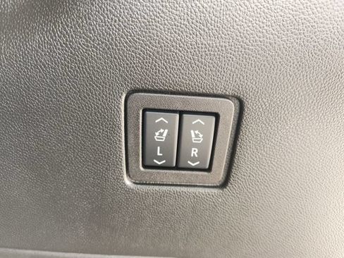 Used 2024 Chevrolet Traverse High Country FWD image 36