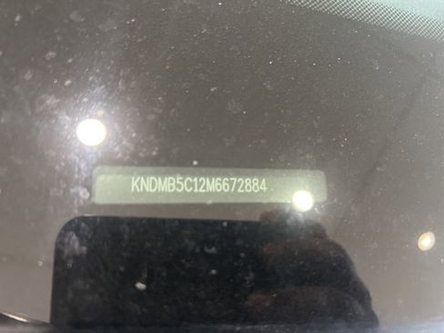 Used 2021 Kia Sedona EX image 9