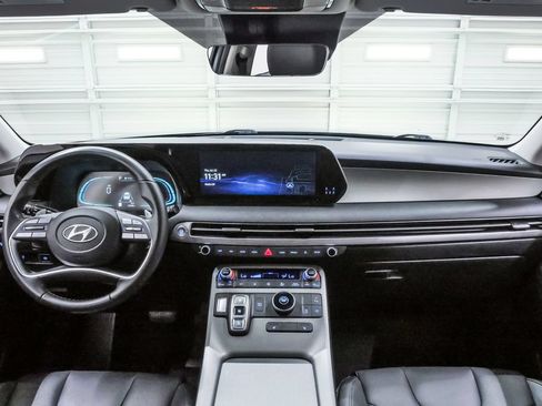 Certified 2025 Hyundai Palisade SEL FWD image 16