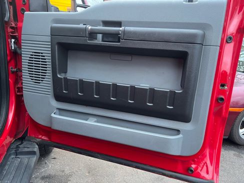 Used 2015 Ford F550 4x4 Regular Cab Super Duty image 9