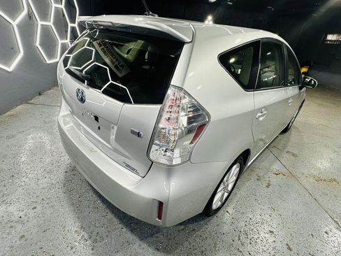Used 2012 Toyota Prius V Five FWD image 5