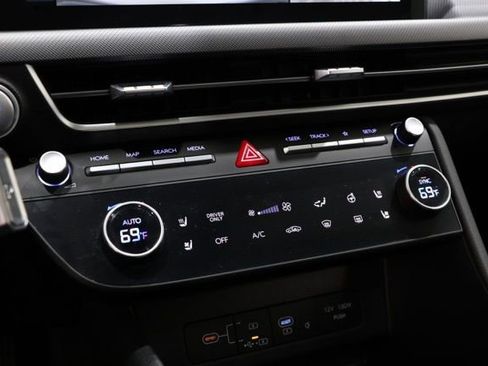 Certified 2025 Hyundai Sonata Limited image 26