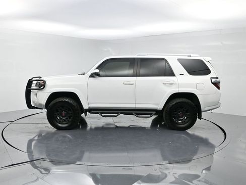 Used 2018 Toyota 4Runner SR5 image 3