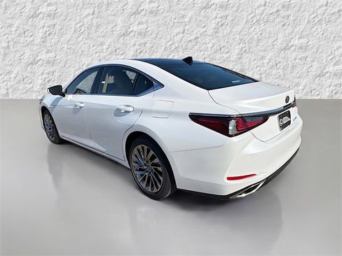 New 2025 Lexus ES 350 Ultra Luxury image 5