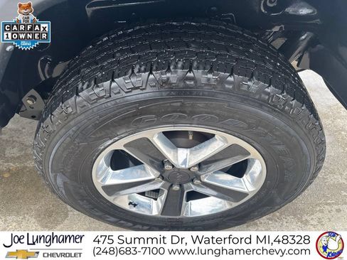 Used 2022 Jeep Wrangler Unlimited Sahara w/ LED Lighting Group AWD/4WD image 12