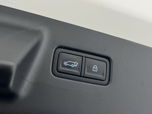 Used 2025 Hyundai Santa Fe Limited AWD/4WD image 28