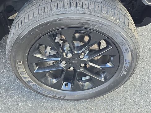 Used 2023 Jeep Gladiator Overland image 6