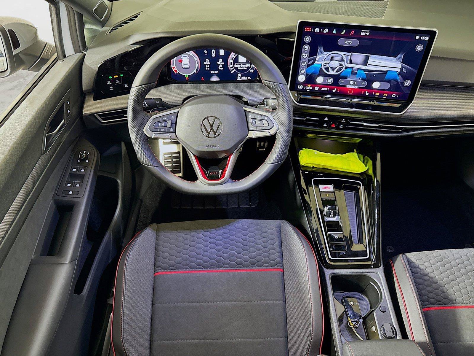 New 2026 Volkswagen Golf SE FWD image 15