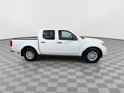 Certified 2021 Nissan Frontier SV image 9