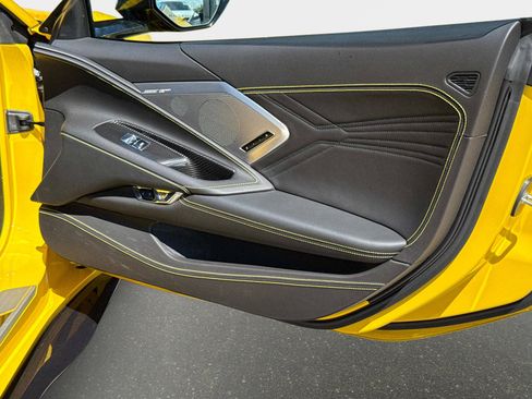 Used 2025 Chevrolet Corvette Z06 image 25
