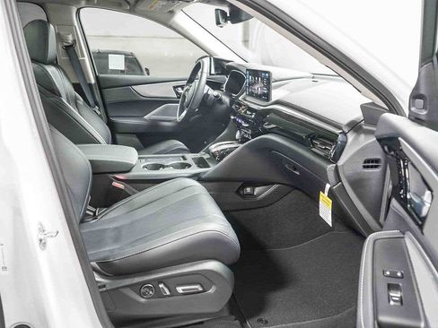 Used 2025 Acura MDX SH-AWD w/ Technology Package image 16