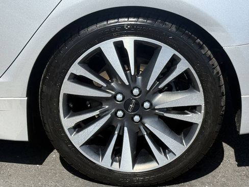Used 2017 Lincoln MKZ Reserve FWD image 13