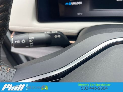 Used 2024 Nissan Ariya FWD image 36