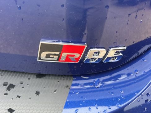 Used 2025 Toyota GR86 Premium w/ Performance Package image 21