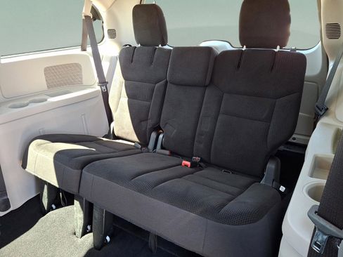 Certified 2018 Dodge Grand Caravan SE w/ UConnect Hands-Free Group FWD image 11