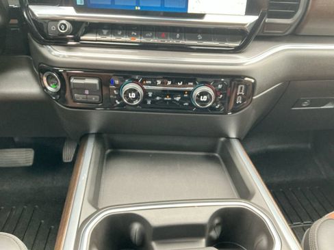 Used 2025 Chevrolet Silverado 3500 High Country w/ High Country Premium Package AWD/4WD image 13