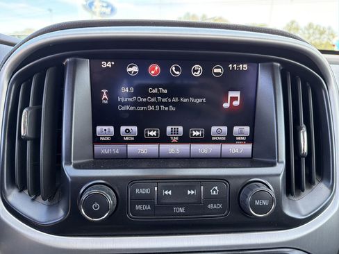 Used 2016 GMC Canyon SLT image 4