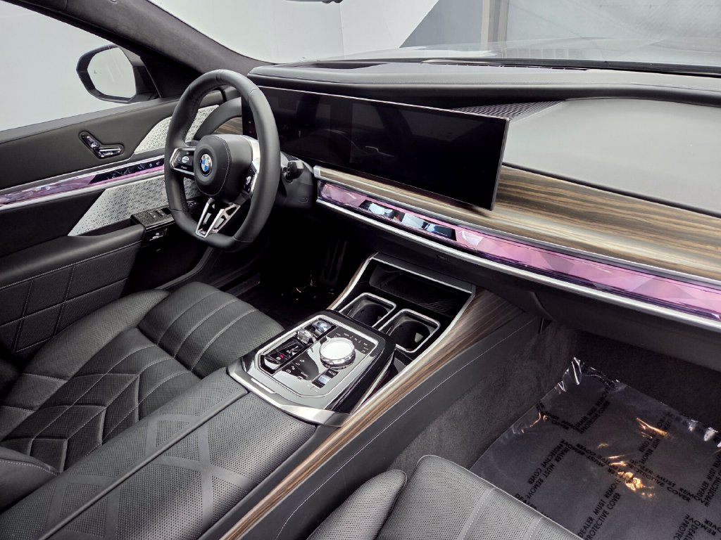 Certified 2023 BMW 760i xDrive AWD/4WD image 18