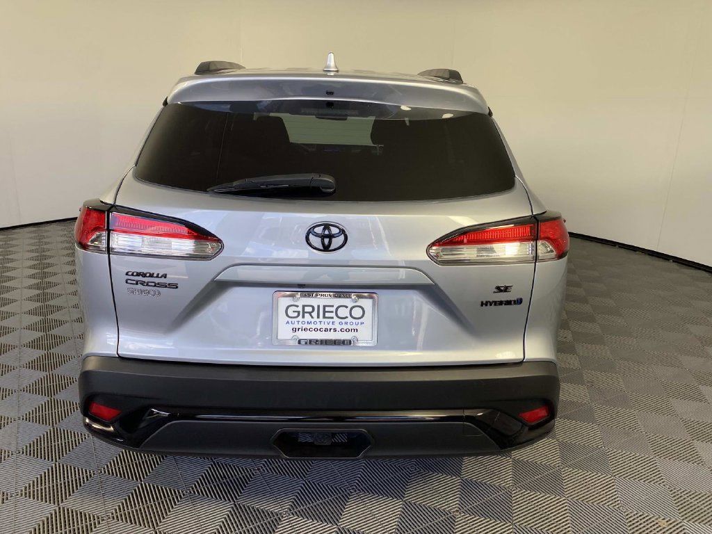 Used 2024 Toyota Corolla Cross AWD Hybrid image 7
