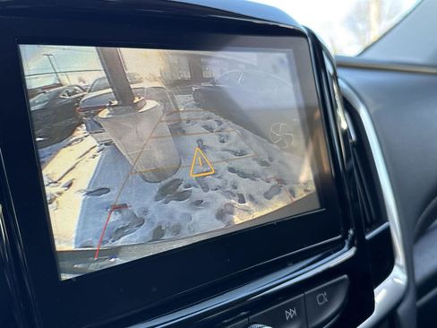 Used 2019 Chevrolet Traverse LT image 24