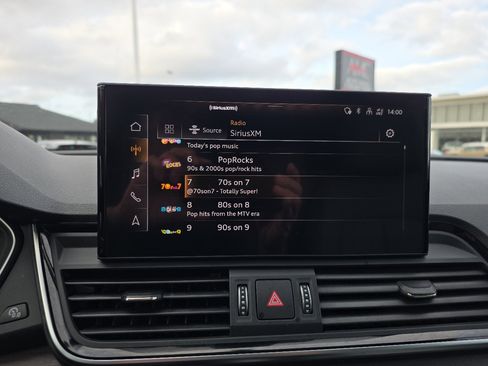 Used 2021 Audi Q5 e Premium Plus w/ Premium Plus Package image 70