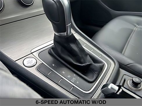 Used 2016 Volkswagen Golf SE w/ Lighting Package image 23