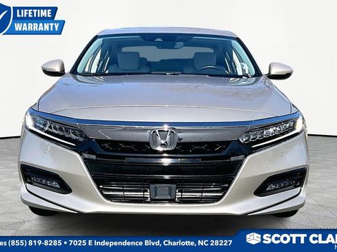 Used 2020 Honda Accord Touring image 2