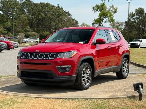 Used 2017 Jeep Compass Latitude w/ Popular Equipment Group image 3