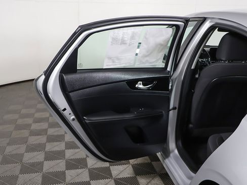 Used 2019 Kia Forte S image 16