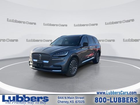 Used 2023 Lincoln Aviator Reserve image 4